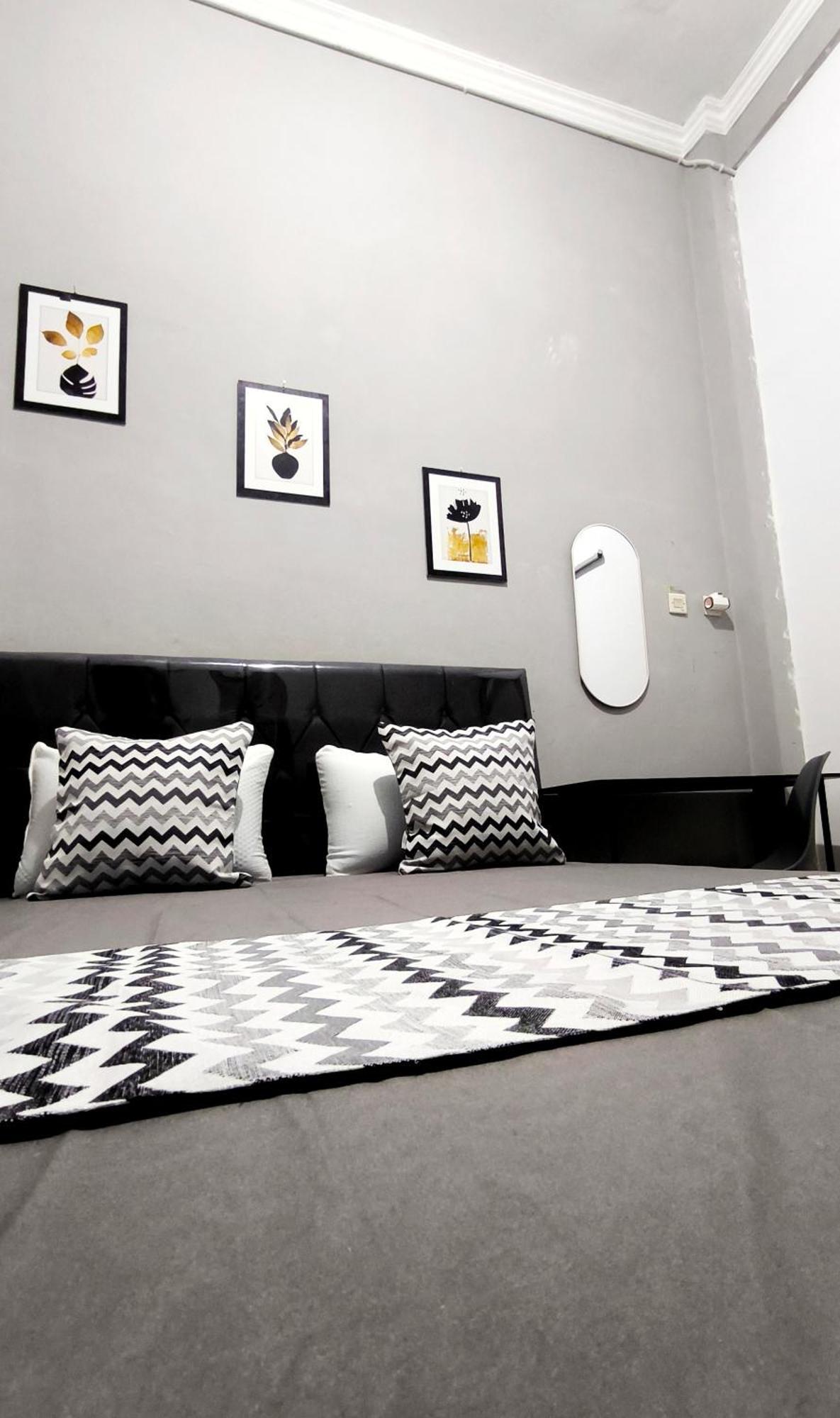 Jogja Day Inn Yogyakarta Dış mekan fotoğraf
