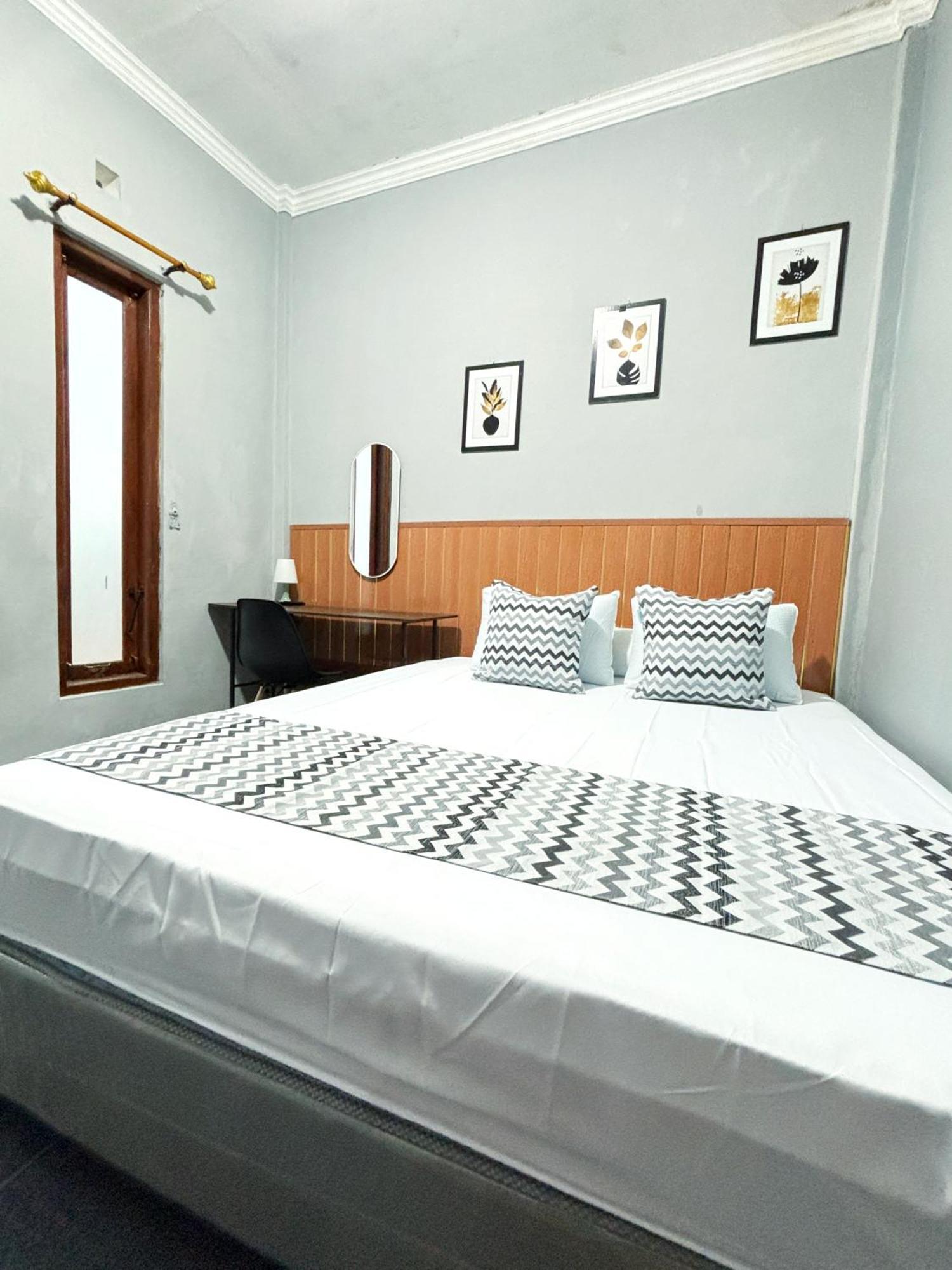 Jogja Day Inn Yogyakarta Dış mekan fotoğraf