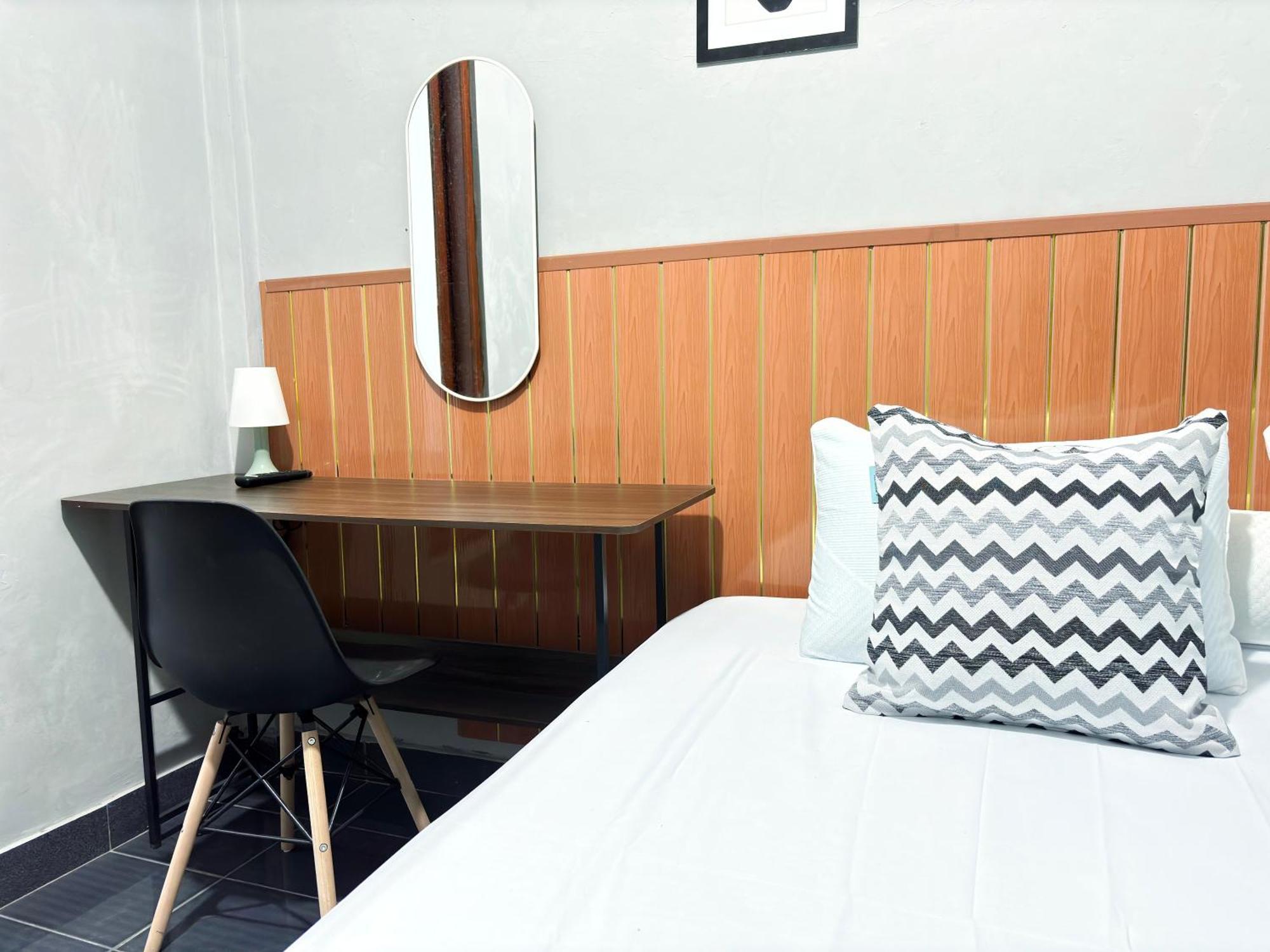 Jogja Day Inn Yogyakarta Dış mekan fotoğraf