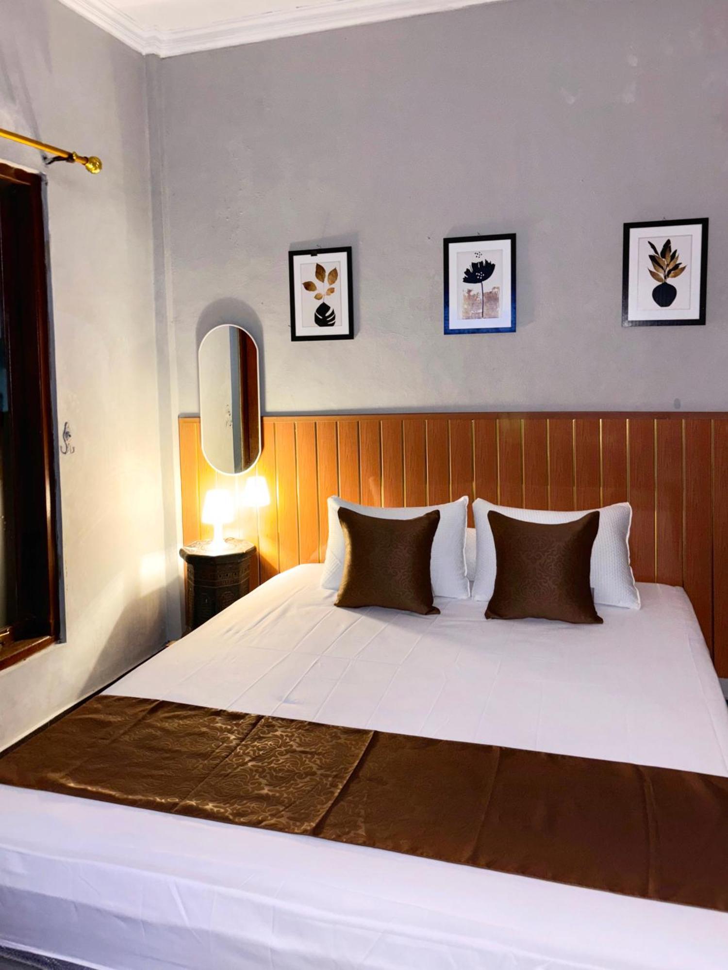 Jogja Day Inn Yogyakarta Dış mekan fotoğraf