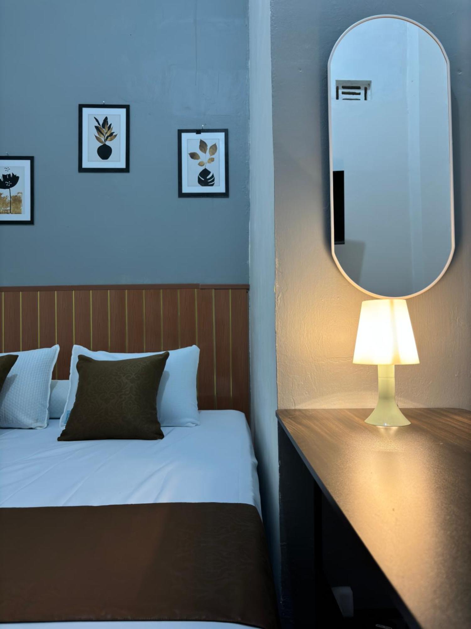 Jogja Day Inn Yogyakarta Dış mekan fotoğraf
