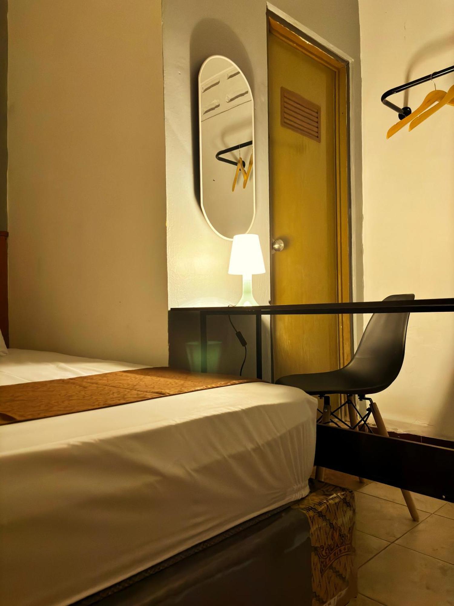 Jogja Day Inn Yogyakarta Dış mekan fotoğraf