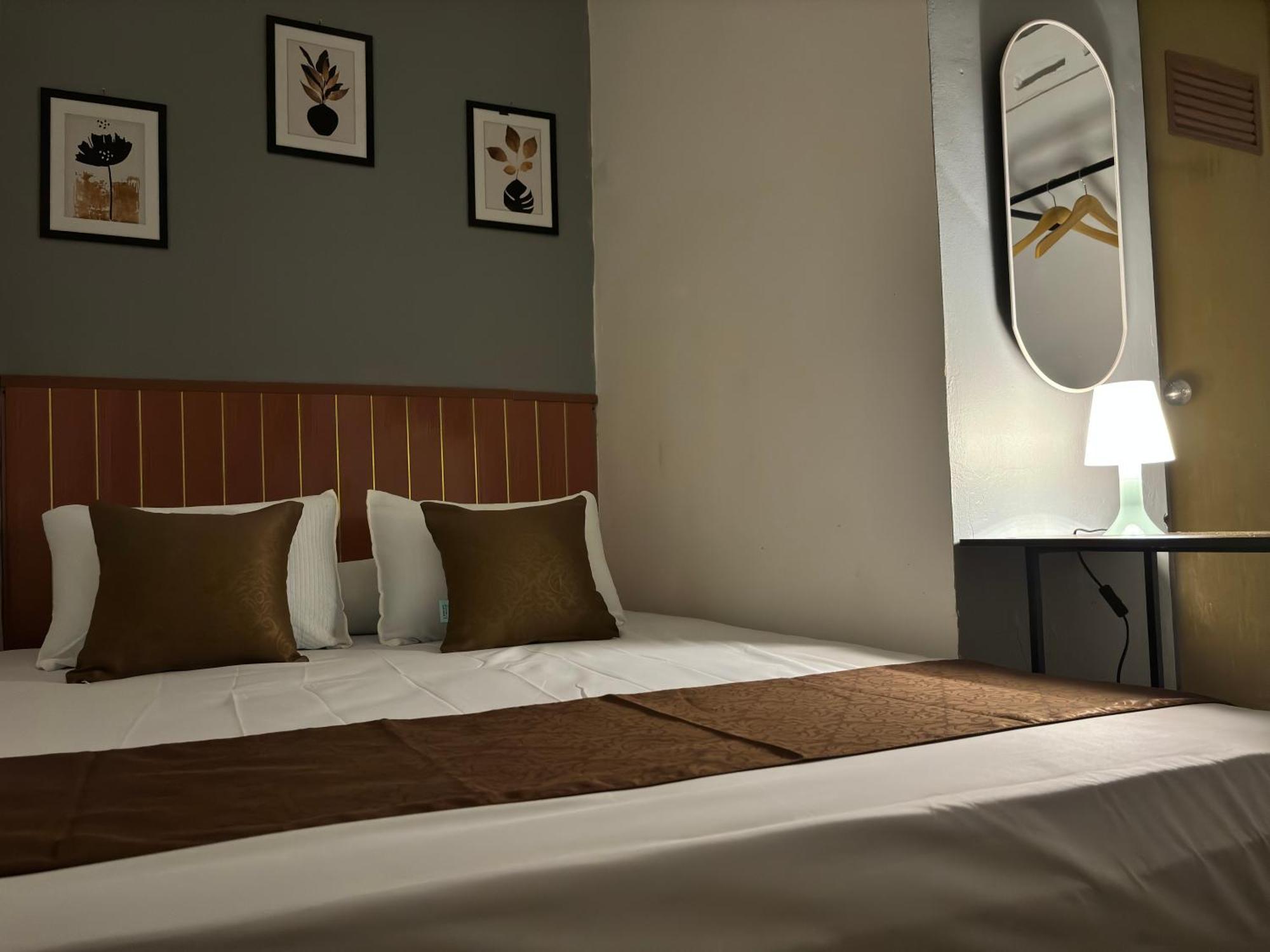 Jogja Day Inn Yogyakarta Dış mekan fotoğraf