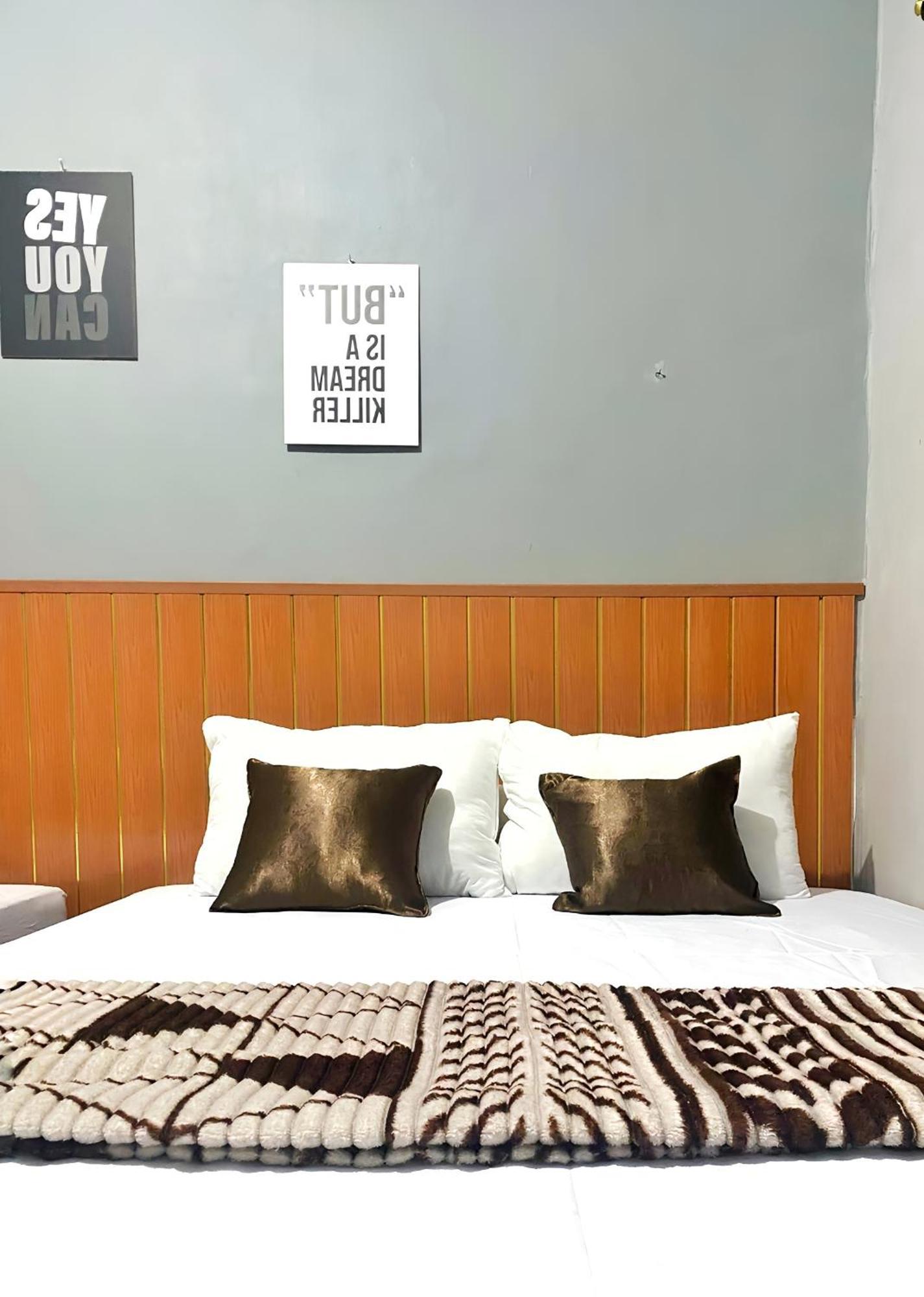 Jogja Day Inn Yogyakarta Dış mekan fotoğraf