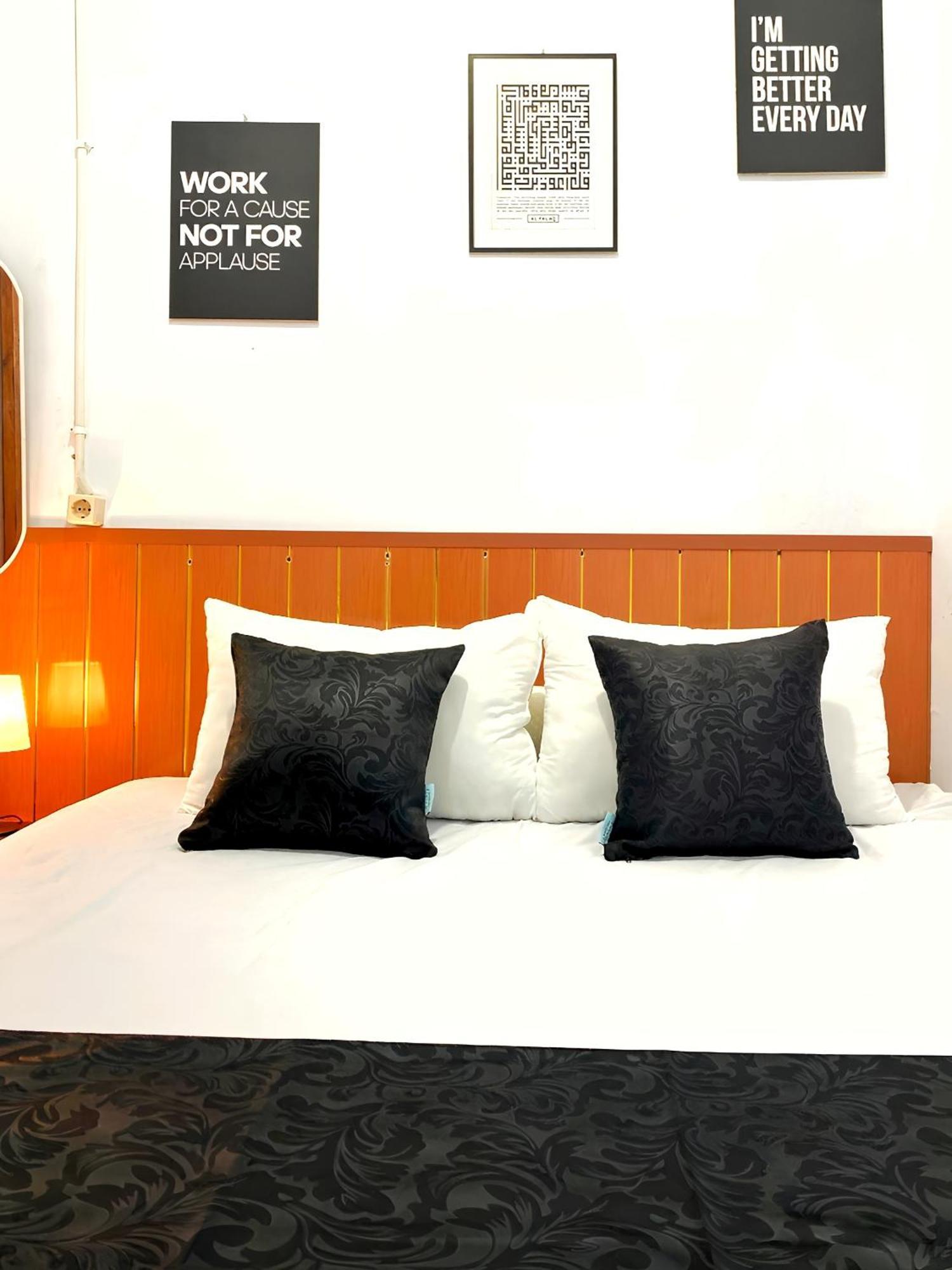 Jogja Day Inn Yogyakarta Dış mekan fotoğraf