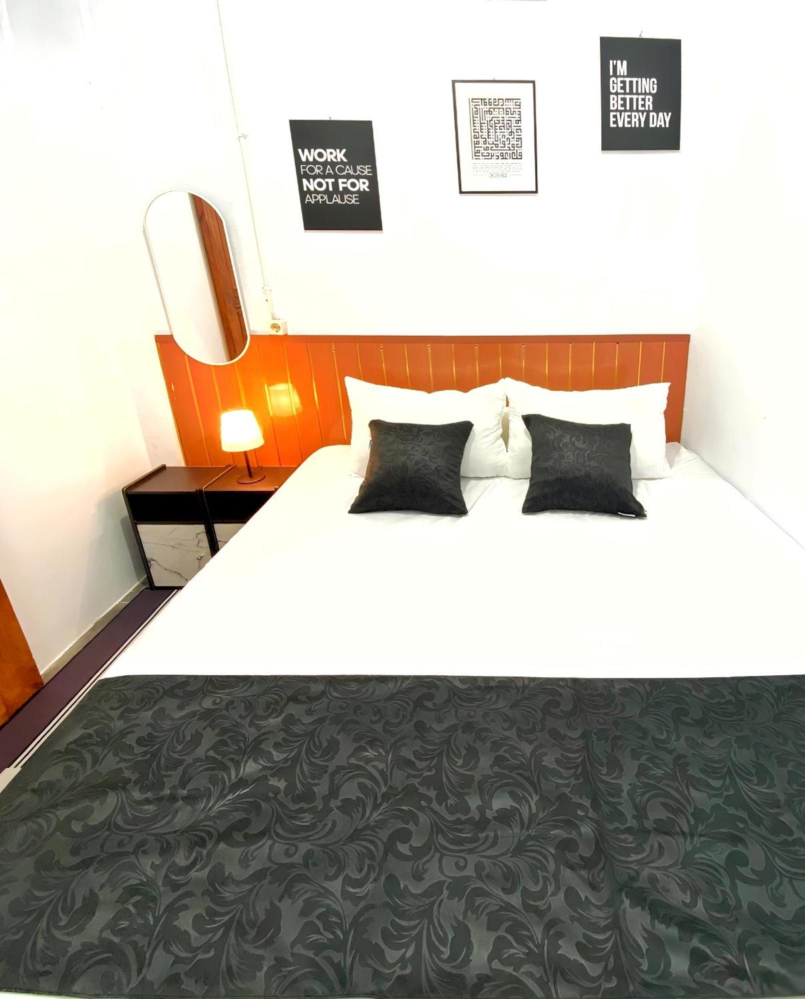 Jogja Day Inn Yogyakarta Dış mekan fotoğraf