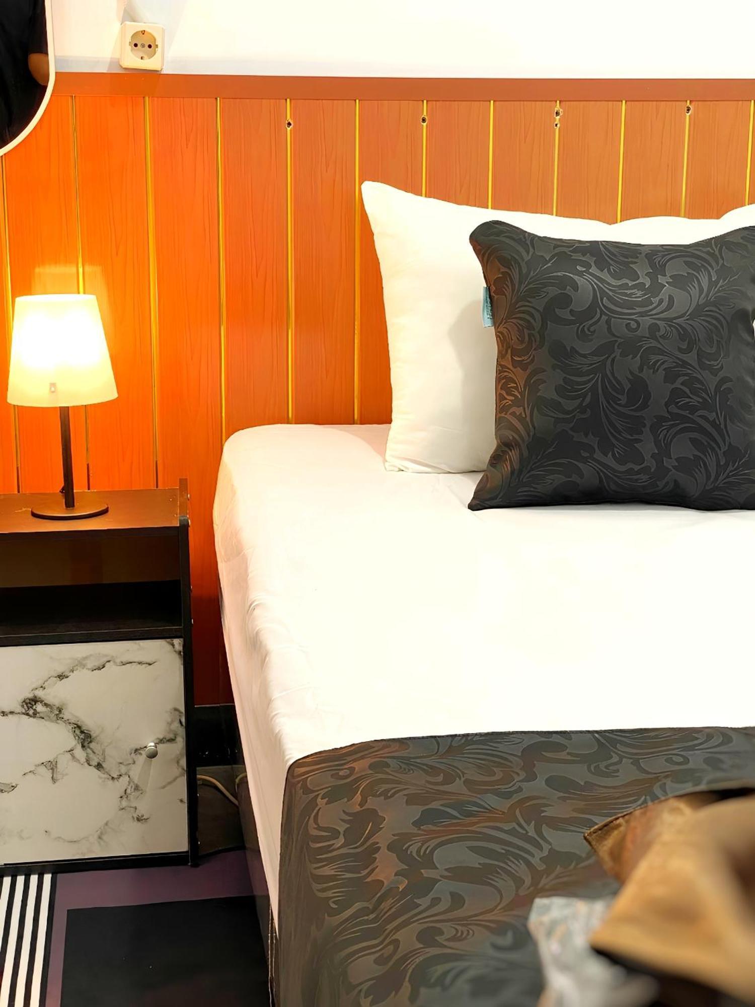 Jogja Day Inn Yogyakarta Dış mekan fotoğraf